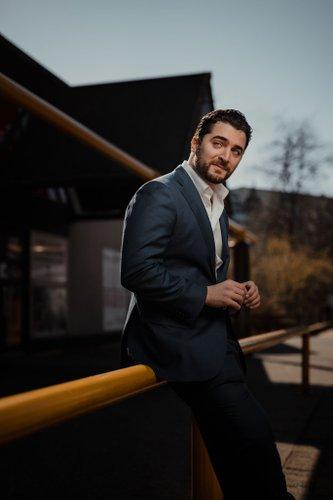 mobile - carousel-hero-element image-15