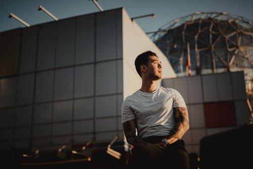 mobile - carousel-hero-element image-9